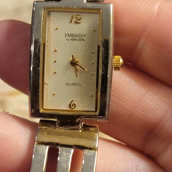 Vintage Embassy by Gruen Women’s Quartz Watch – Two Tone Rectangle Dial - Picture 9 of 10